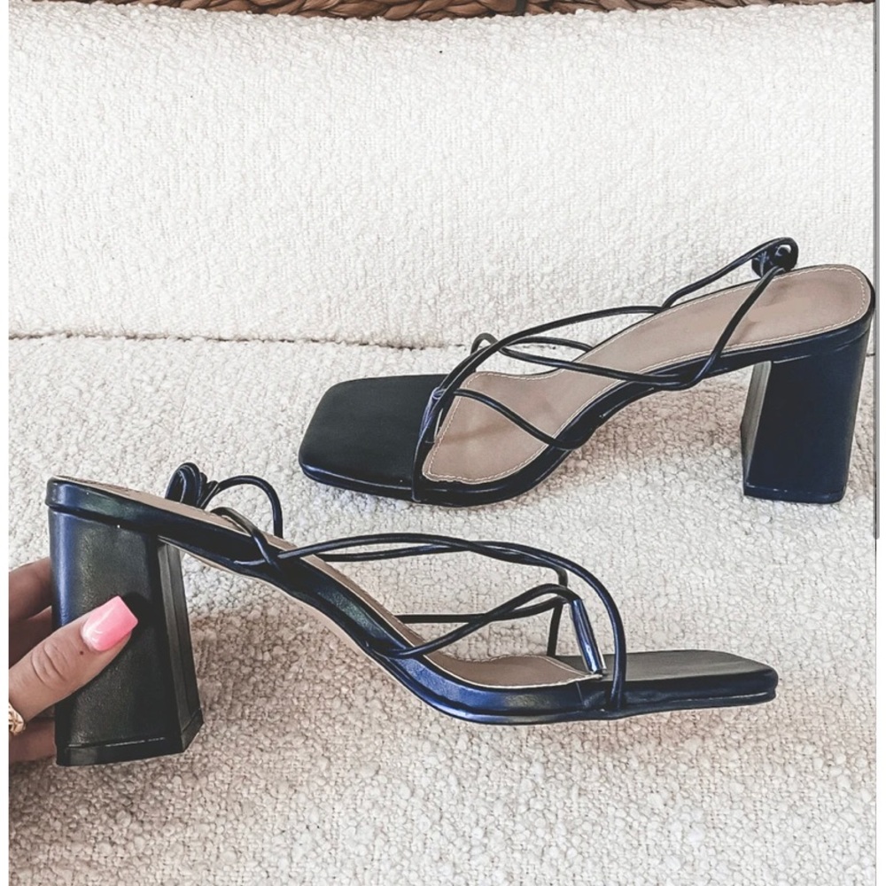 NWT Black Strappy Heel